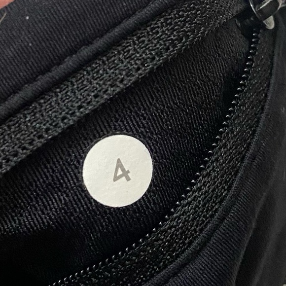 Lululemon Run Speed Shorts Black White Floral Obscurred Black 2246 - Picture 8 of 10